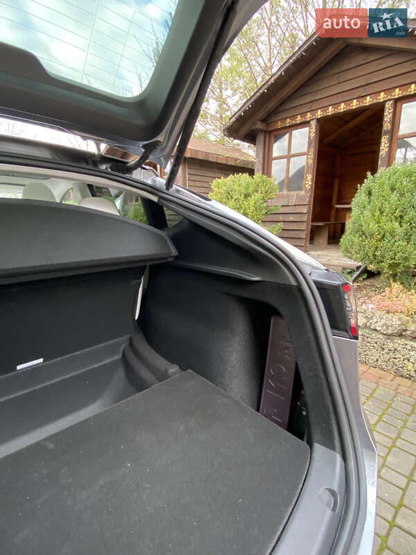 Внедорожник / Кроссовер Tesla Model Y 2024 в Львове