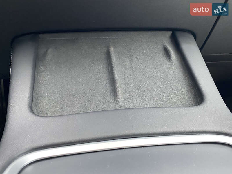 Внедорожник / Кроссовер Tesla Model Y 2024 в Львове