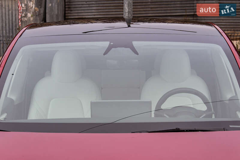 Внедорожник / Кроссовер Tesla Model Y 2024 в Львове