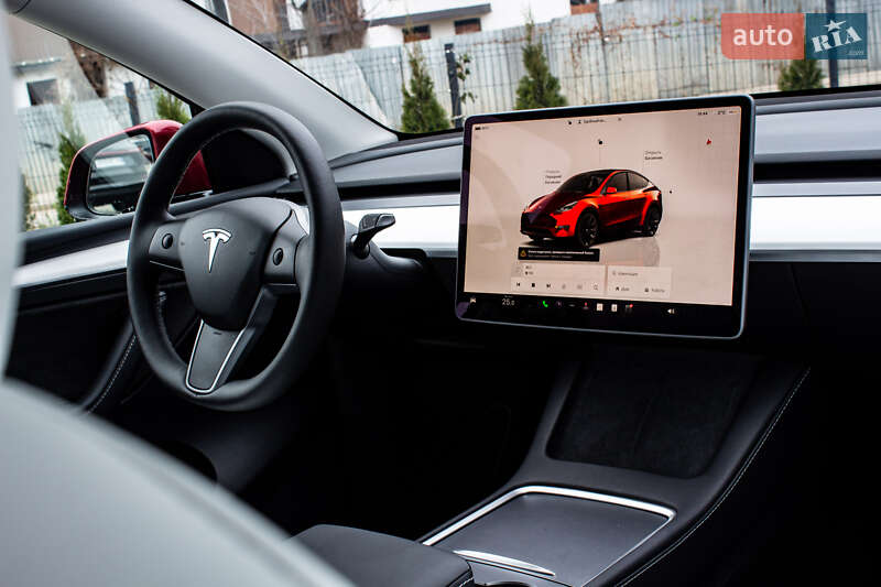 Внедорожник / Кроссовер Tesla Model Y 2024 в Львове