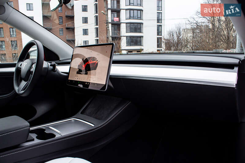 Внедорожник / Кроссовер Tesla Model Y 2024 в Львове