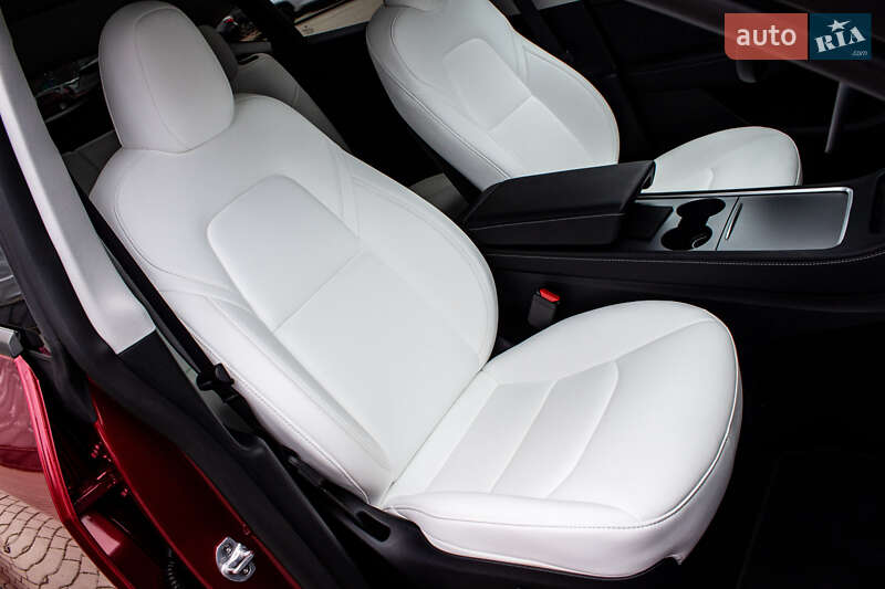 Внедорожник / Кроссовер Tesla Model Y 2024 в Львове