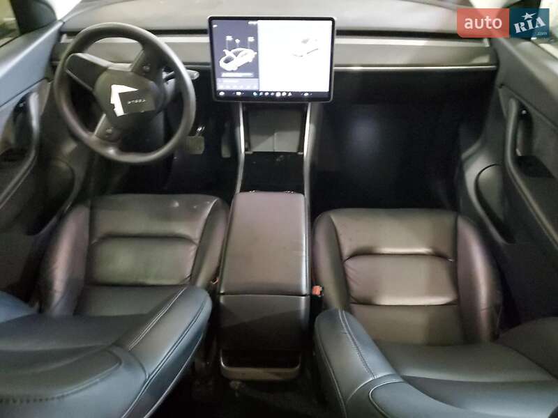 Позашляховик / Кросовер Tesla Model Y 2020 в Чернівцях