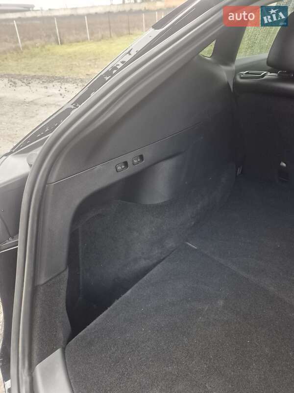 Внедорожник / Кроссовер Tesla Model Y 2021 в Луцке