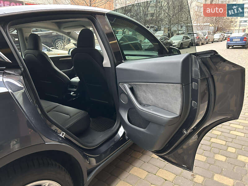 Позашляховик / Кросовер Tesla Model Y 2024 в Вінниці