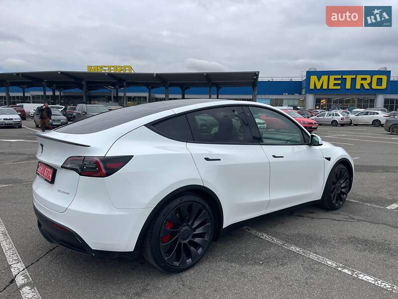Внедорожник / Кроссовер Tesla Model Y 2023 в Киеве