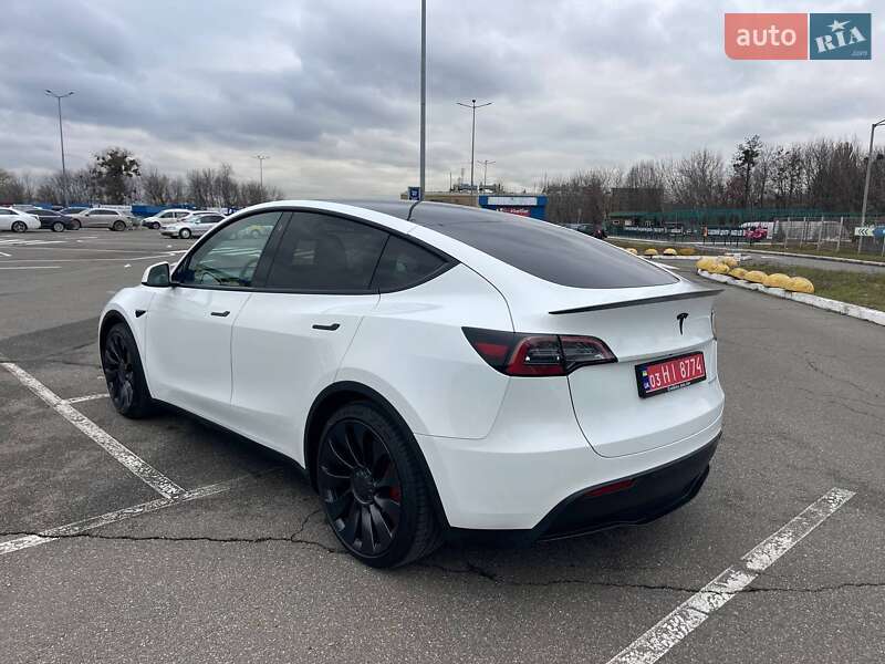 Внедорожник / Кроссовер Tesla Model Y 2023 в Киеве