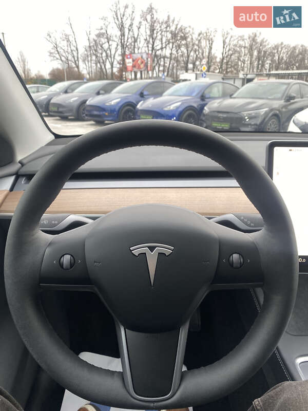 Позашляховик / Кросовер Tesla Model Y 2024 в Києві