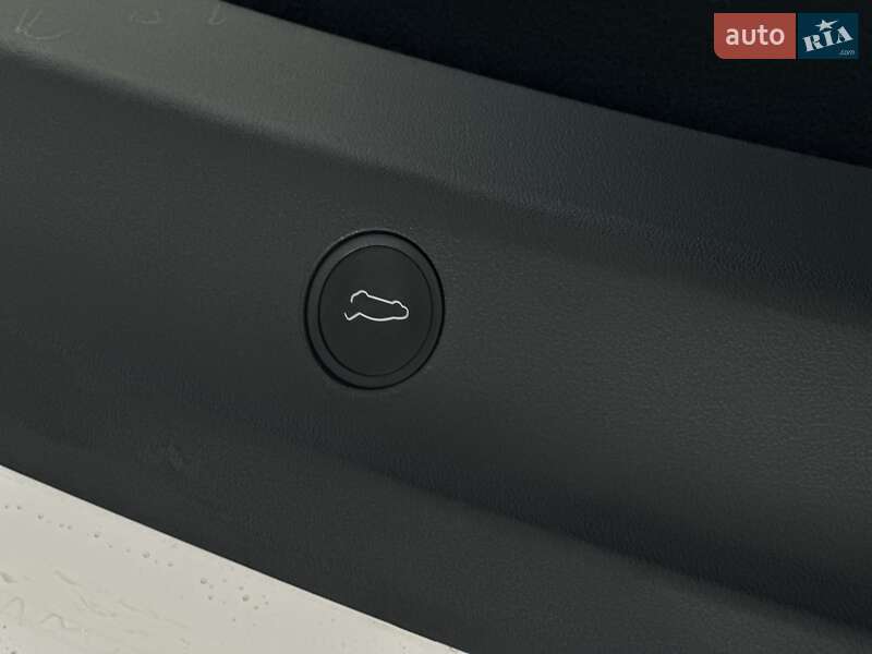 Позашляховик / Кросовер Tesla Model Y 2023 в Львові фото 15 Позашляховик / Кросовер Tesla Model Y 2023 в Львові
