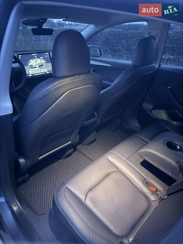 Внедорожник / Кроссовер Tesla Model Y 2023 в Киеве