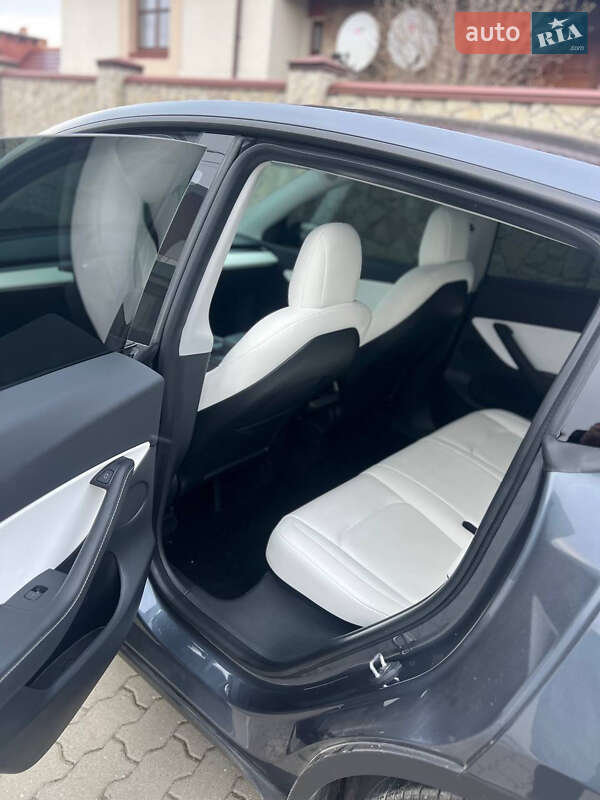 Внедорожник / Кроссовер Tesla Model Y 2021 в Львове