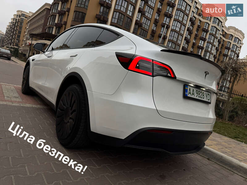 Tesla Model Y 2024 Tesla Model Y 2024