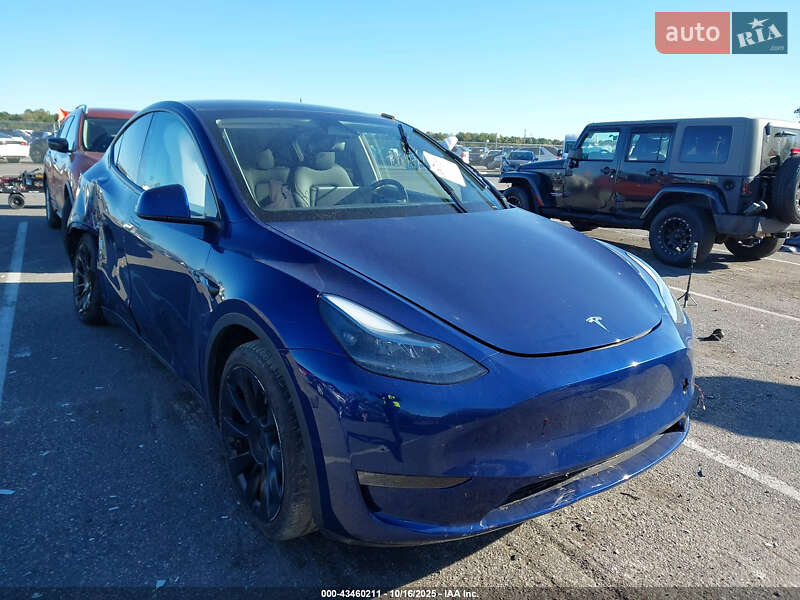 Tesla Model Y 2024