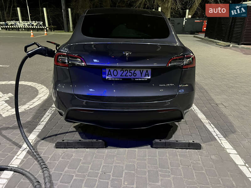 Внедорожник / Кроссовер Tesla Model Y 2022 в Киеве