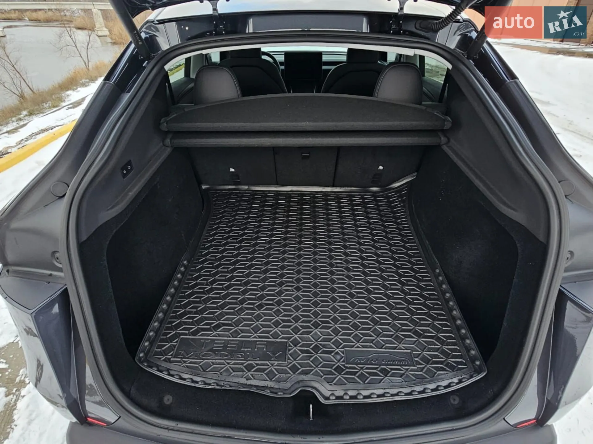 2025 Tesla Model Y - мініатюра 31