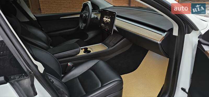 Позашляховик / Кросовер Tesla Model Y 2023 в Тернополі