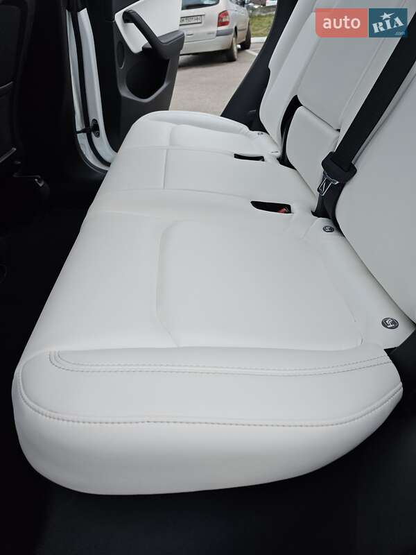 Внедорожник / Кроссовер Tesla Model Y 2020 в Житомире