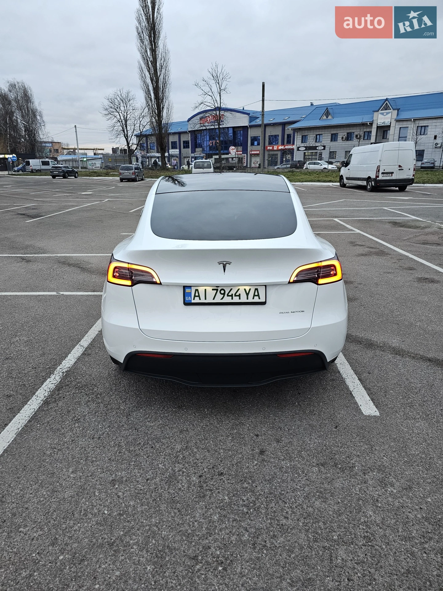 2020 Tesla Model Y - мініатюра 10