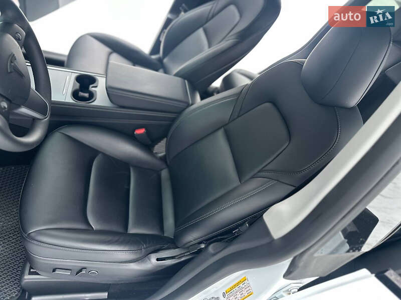 Внедорожник / Кроссовер Tesla Model Y 2022 в Киеве