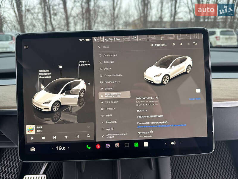 Внедорожник / Кроссовер Tesla Model Y 2022 в Киеве