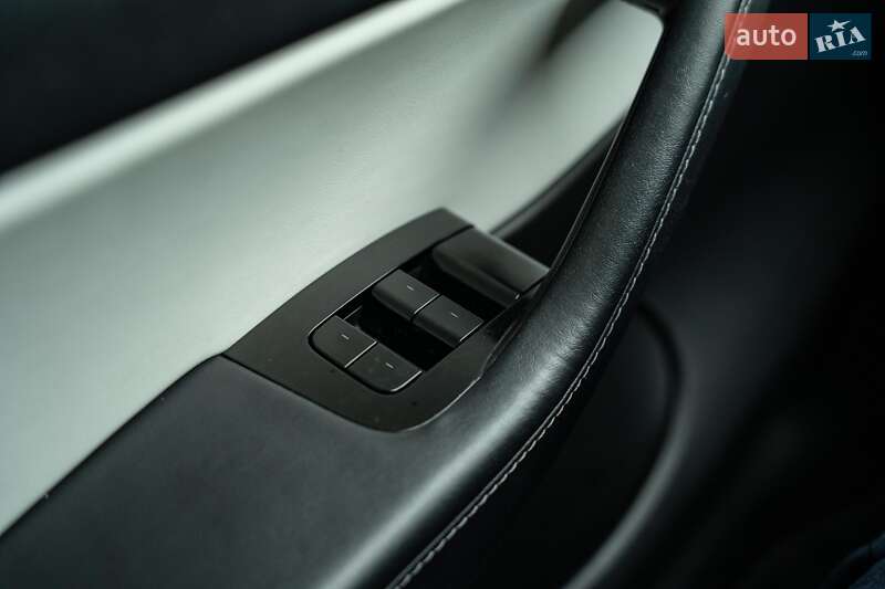 Позашляховик / Кросовер Tesla Model Y 2020 в Чернівцях фото 24 Позашляховик / Кросовер Tesla Model Y 2020 в Чернівцях