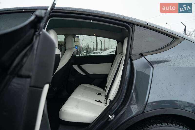 Позашляховик / Кросовер Tesla Model Y 2020 в Чернівцях фото 41 Позашляховик / Кросовер Tesla Model Y 2020 в Чернівцях