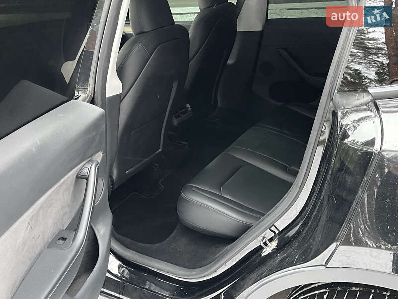 Внедорожник / Кроссовер Tesla Model Y 2023 в Новояворовске