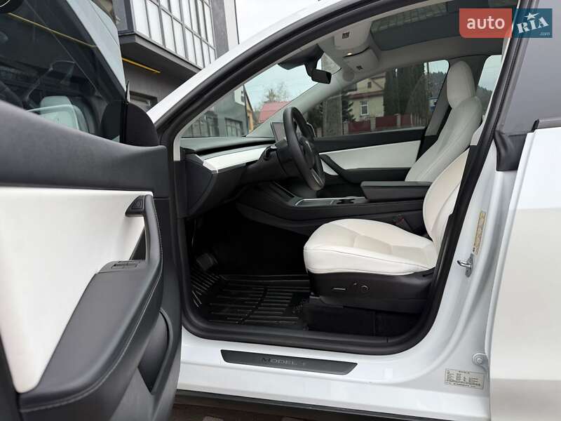 Внедорожник / Кроссовер Tesla Model Y 2021 в Тернополе
