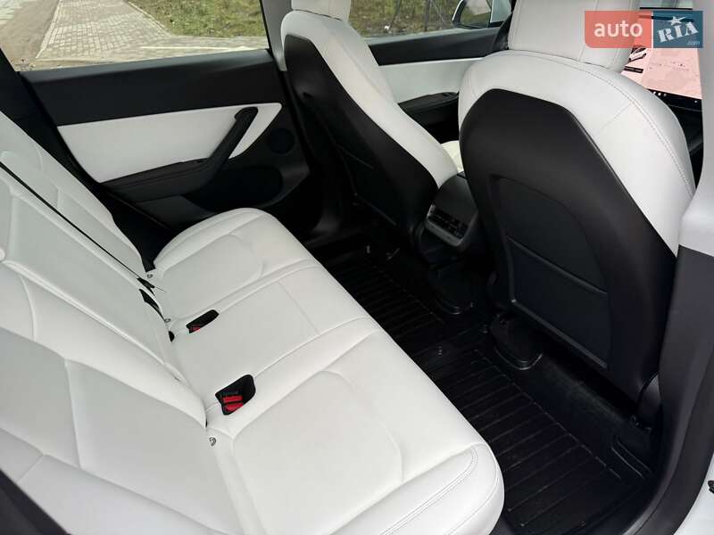 Внедорожник / Кроссовер Tesla Model Y 2021 в Тернополе