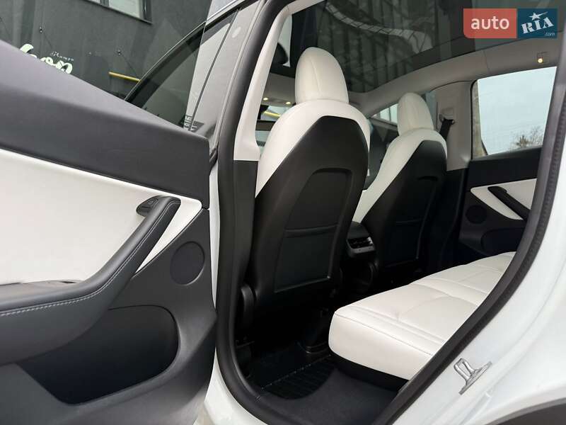 Внедорожник / Кроссовер Tesla Model Y 2021 в Тернополе