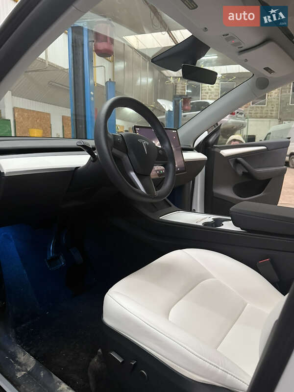 Внедорожник / Кроссовер Tesla Model Y 2023 в Первомайске