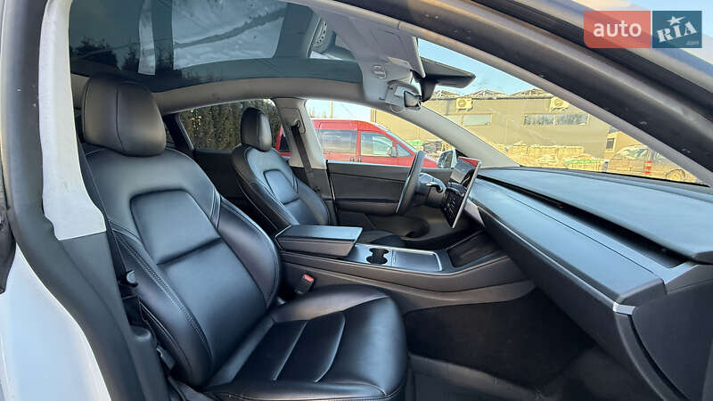 Внедорожник / Кроссовер Tesla Model Y 2022 в Луцке