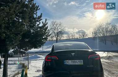 Позашляховик / Кросовер Tesla Model Y 2024 в Львові