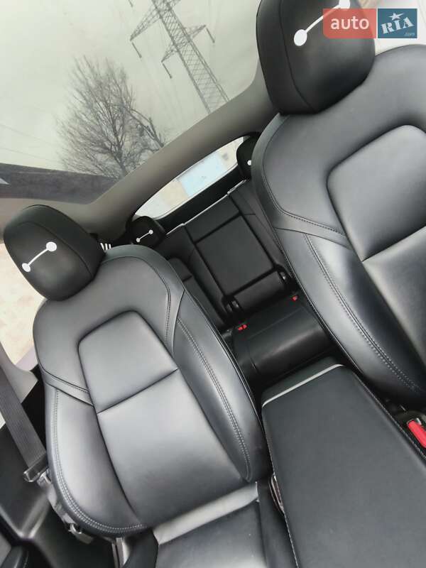 Позашляховик / Кросовер Tesla Model Y 2020 в Харкові