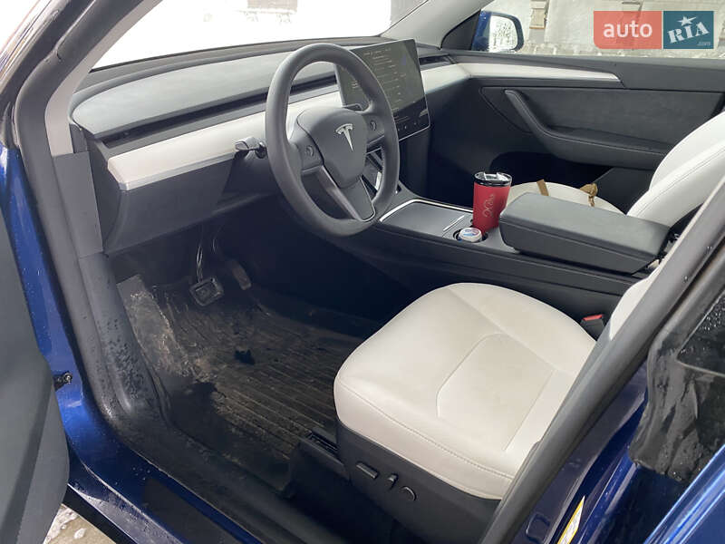 Внедорожник / Кроссовер Tesla Model Y 2024 в Львове