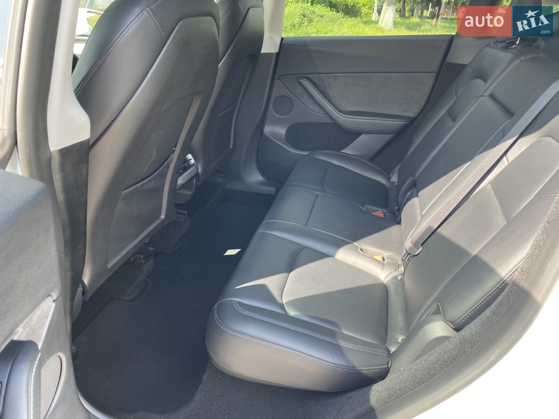 2022 Tesla Model Y - мініатюра 19
