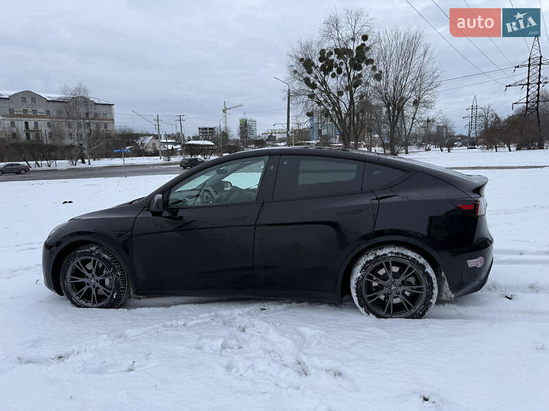 Внедорожник / Кроссовер Tesla Model Y 2024 в Львове