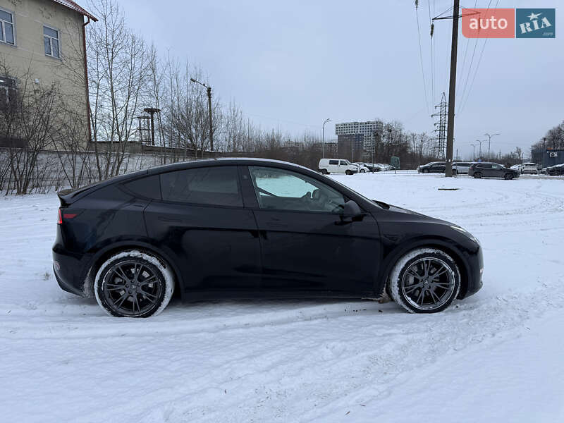 Внедорожник / Кроссовер Tesla Model Y 2024 в Львове