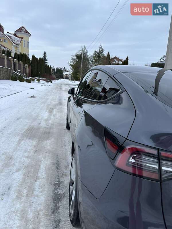 Позашляховик / Кросовер Tesla Model Y 2021 в Рівному