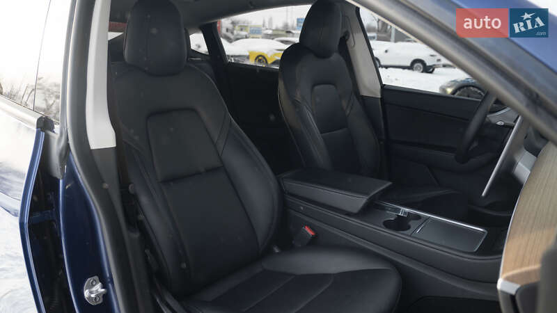 Внедорожник / Кроссовер Tesla Model Y 2022 в Киеве