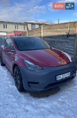 Внедорожник / Кроссовер Tesla Model Y 2023 в Ровно