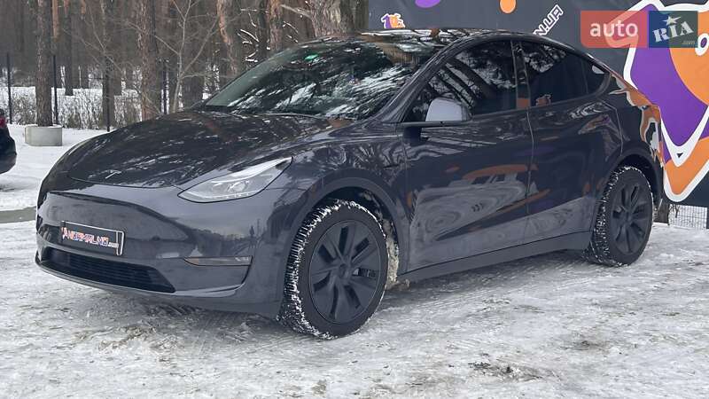 Внедорожник / Кроссовер Tesla Model Y 2024 в Киеве