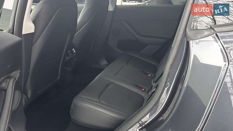 Внедорожник / Кроссовер Tesla Model Y 2024 в Киеве