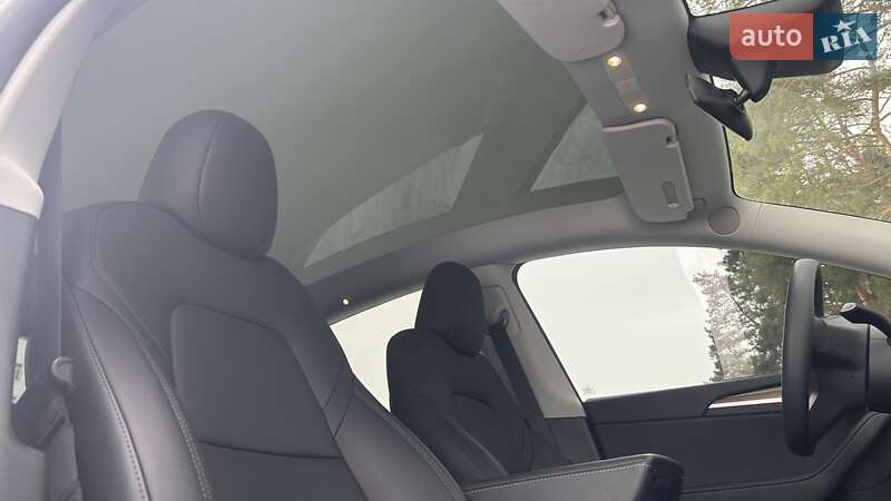 Внедорожник / Кроссовер Tesla Model Y 2024 в Киеве