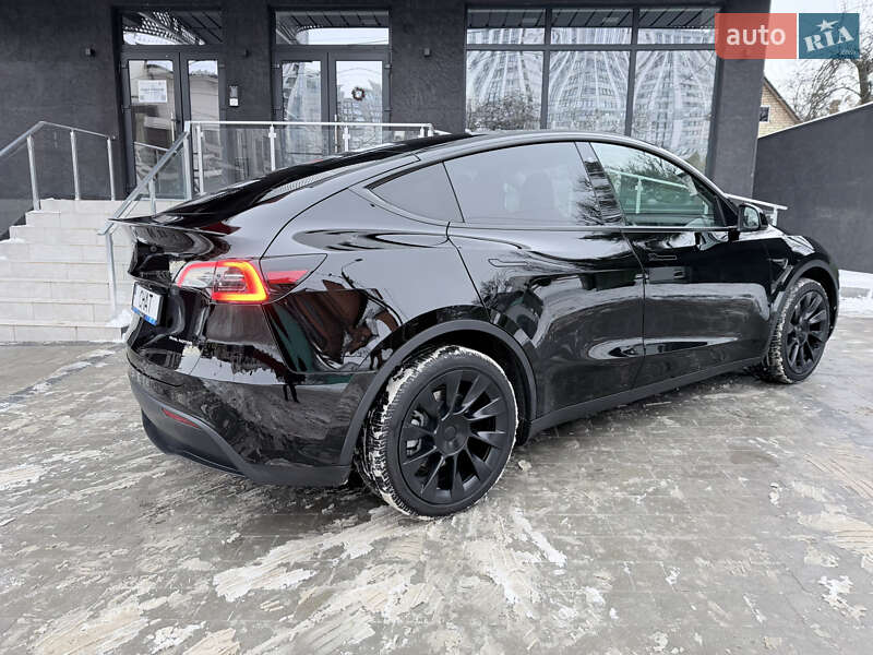 Внедорожник / Кроссовер Tesla Model Y 2023 в Киеве