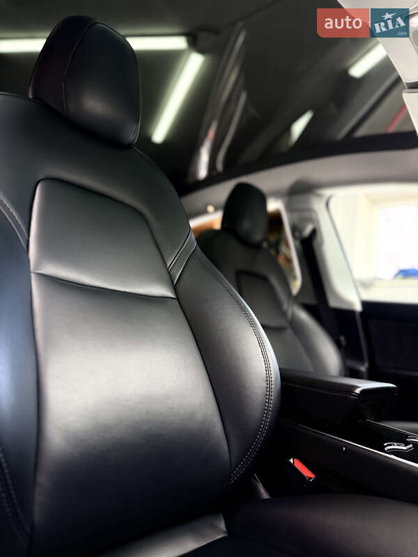 Внедорожник / Кроссовер Tesla Model Y 2020 в Львове