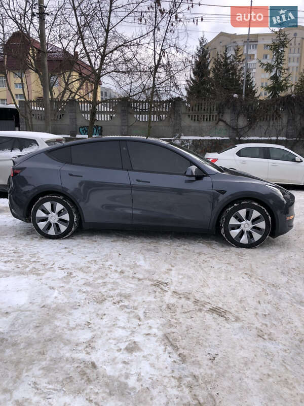 Позашляховик / Кросовер Tesla Model Y 2023 в Львові фото 5 Позашляховик / Кросовер Tesla Model Y 2023 в Львові