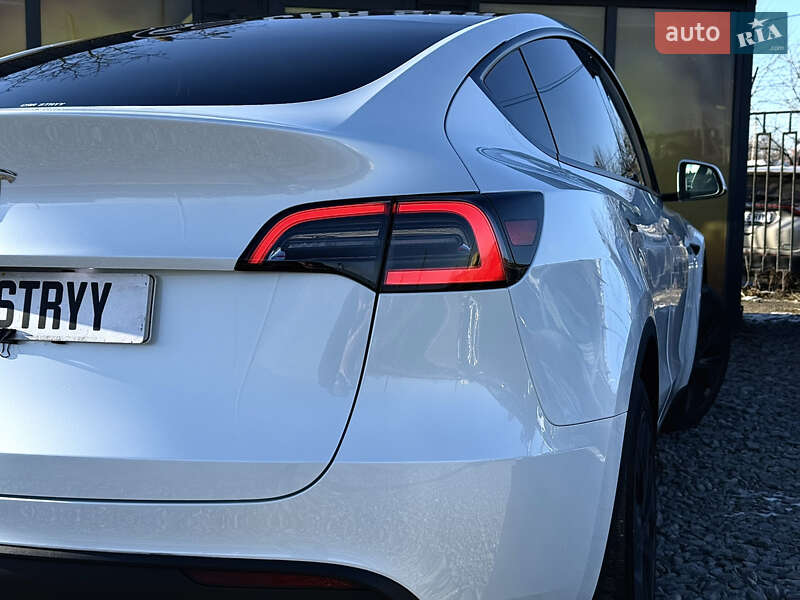 Внедорожник / Кроссовер Tesla Model Y 2024 в Стрые