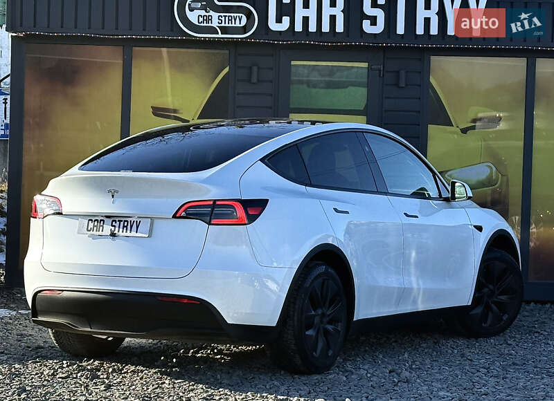 Внедорожник / Кроссовер Tesla Model Y 2024 в Стрые