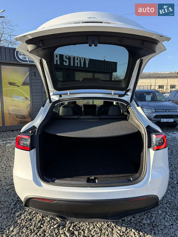 Внедорожник / Кроссовер Tesla Model Y 2024 в Стрые